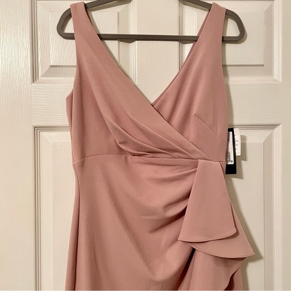 Betsy & Adam Flounce Cascade Ruffled dress Gown in Blush Rose Size 10 - Picture 4 of 9